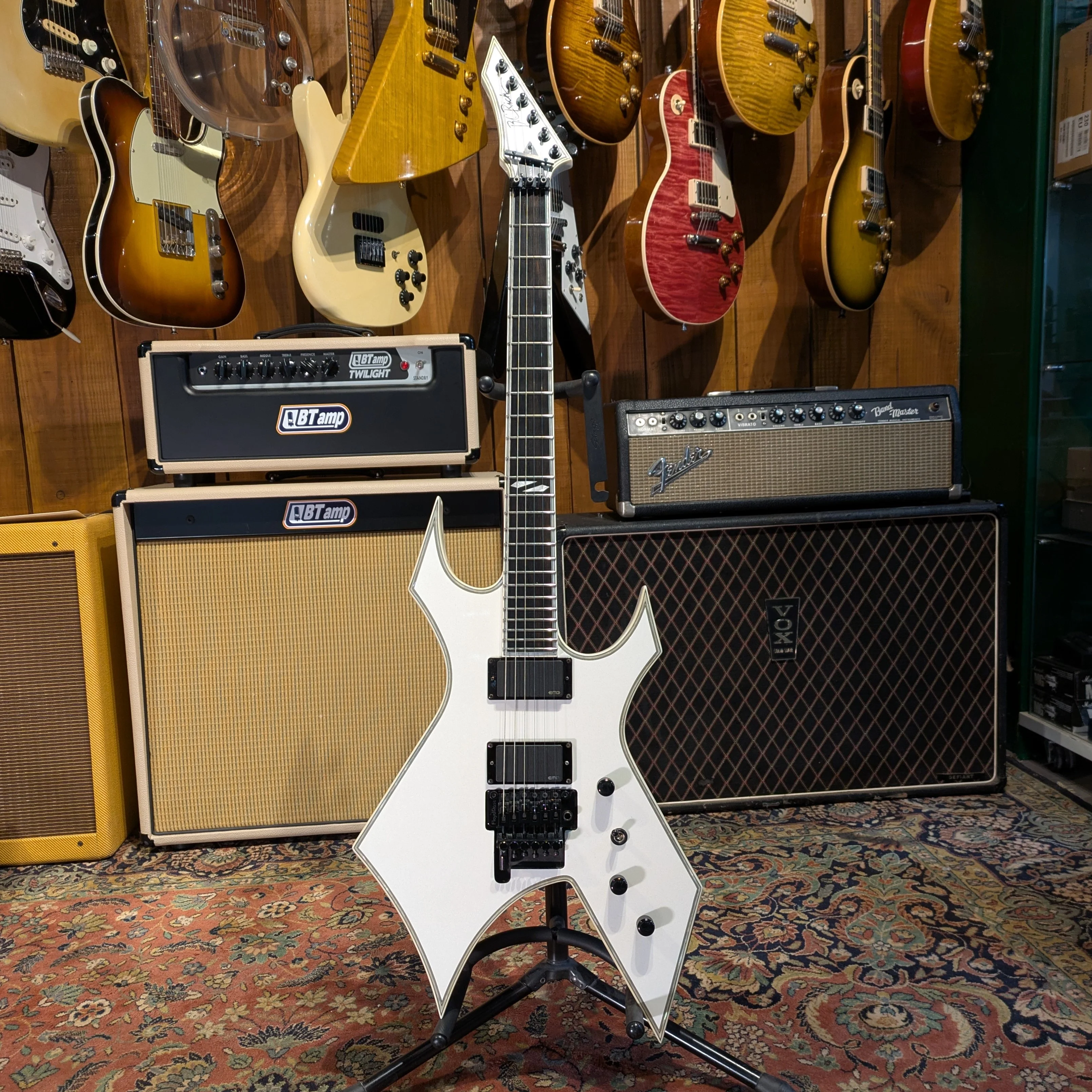 B.C. Rich Warlock NJ DLX 2012 - Pearl White - Image 3