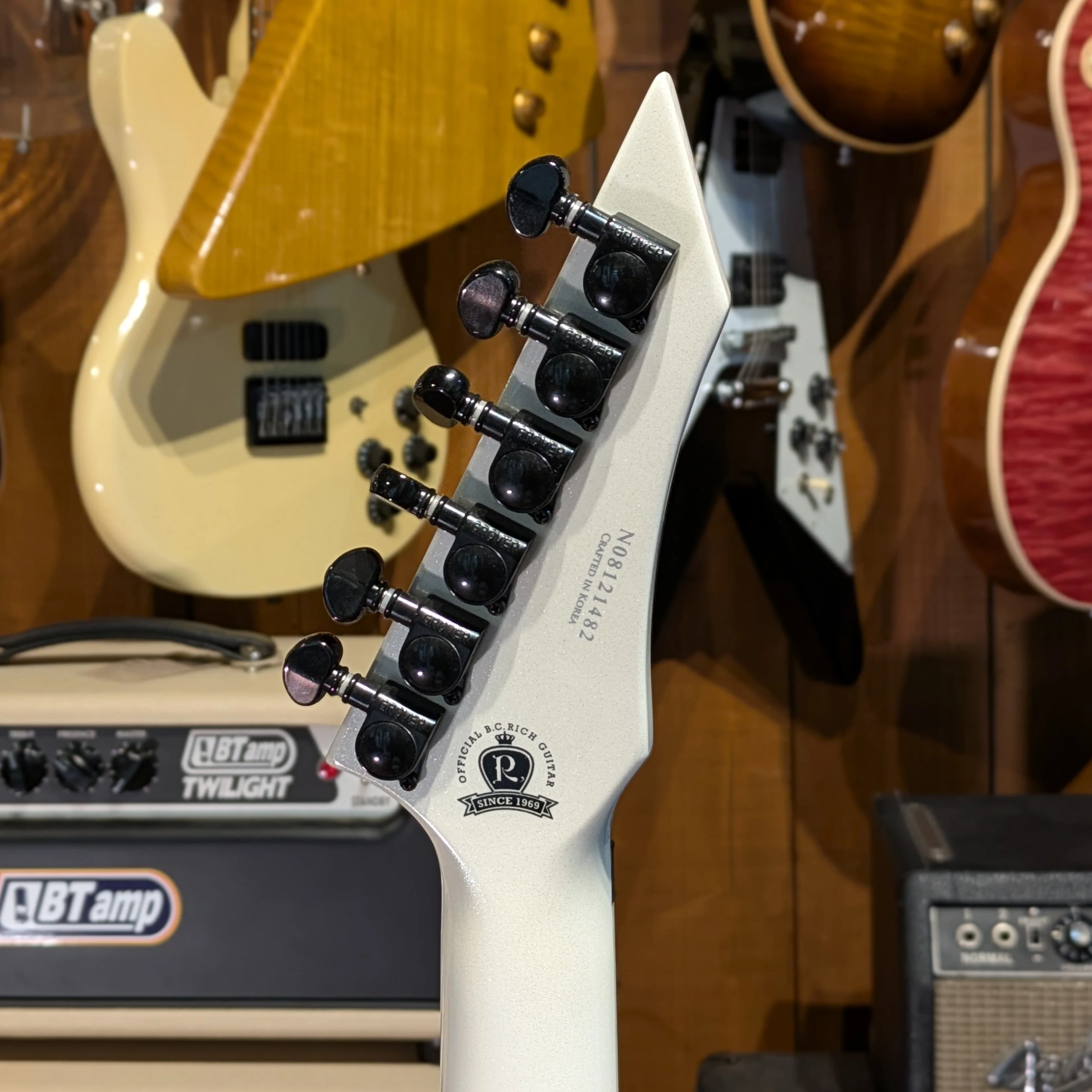 B.C. Rich Warlock NJ DLX 2012 - Pearl White - Image 6