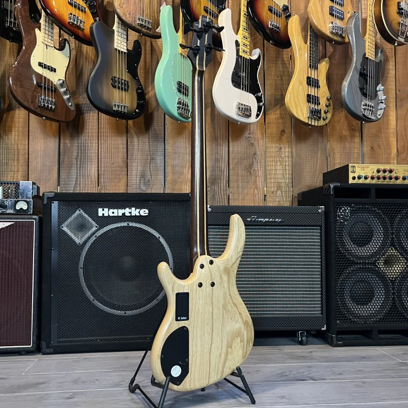 Cort B4FL Fretless - Image 4
