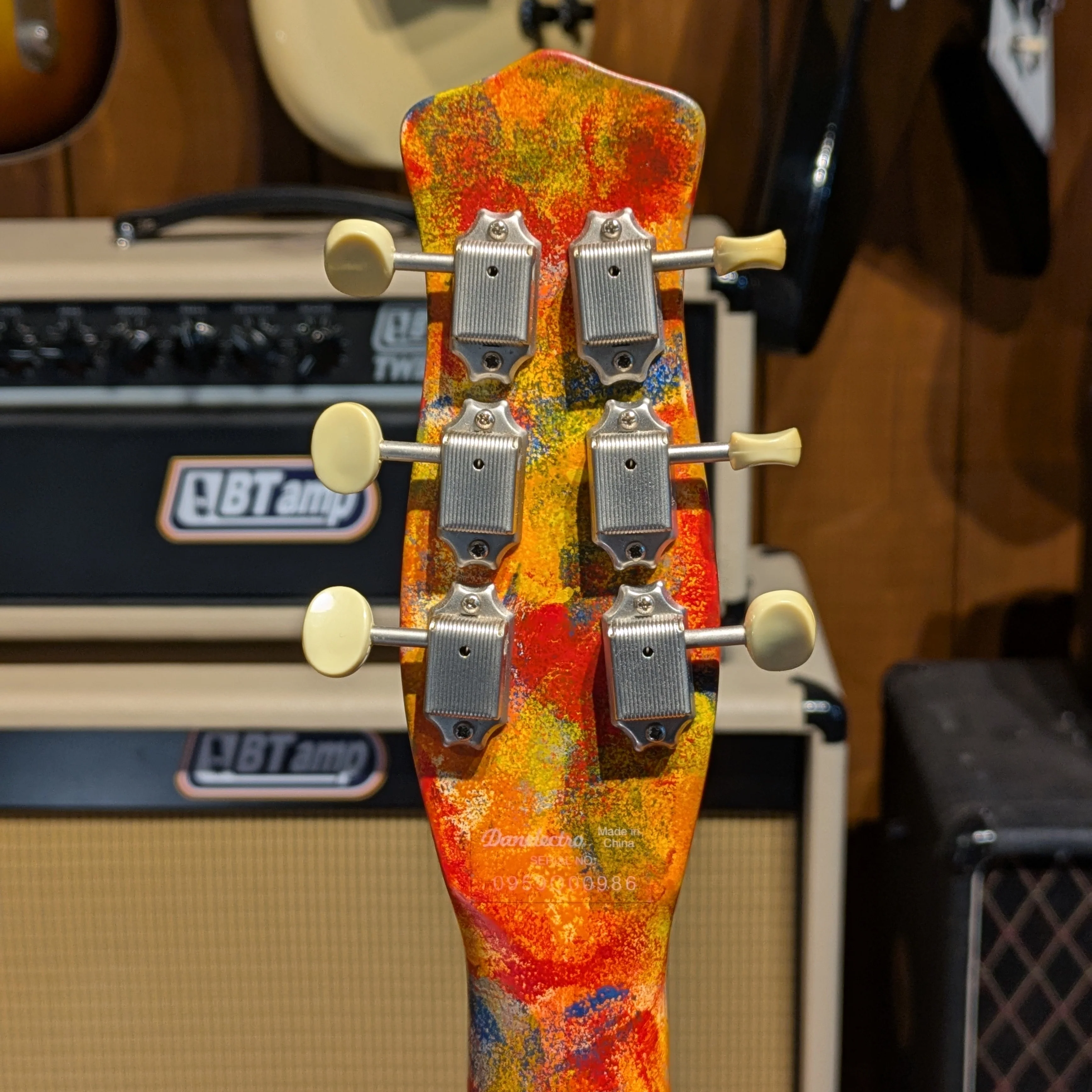 Danelectro DC-59 - Eric Clapton Psychedelic Rainbow - Image 7