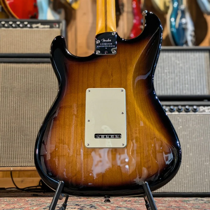 Fender 70th Anniversary American Professional II Stratocaster 2024 - 2TS - Image 2
