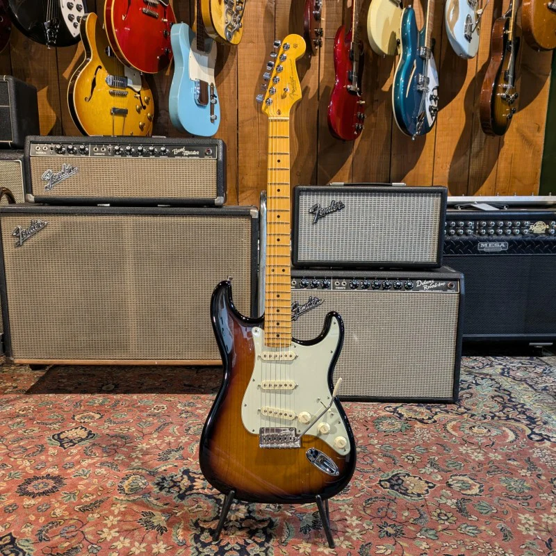 Fender 70th Anniversary American Professional II Stratocaster 2024 - 2TS - Image 4