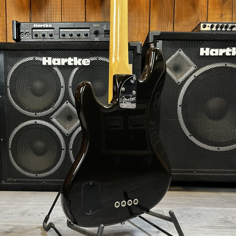Fender American Deluxe Jazz Bass (2005) - Image 2