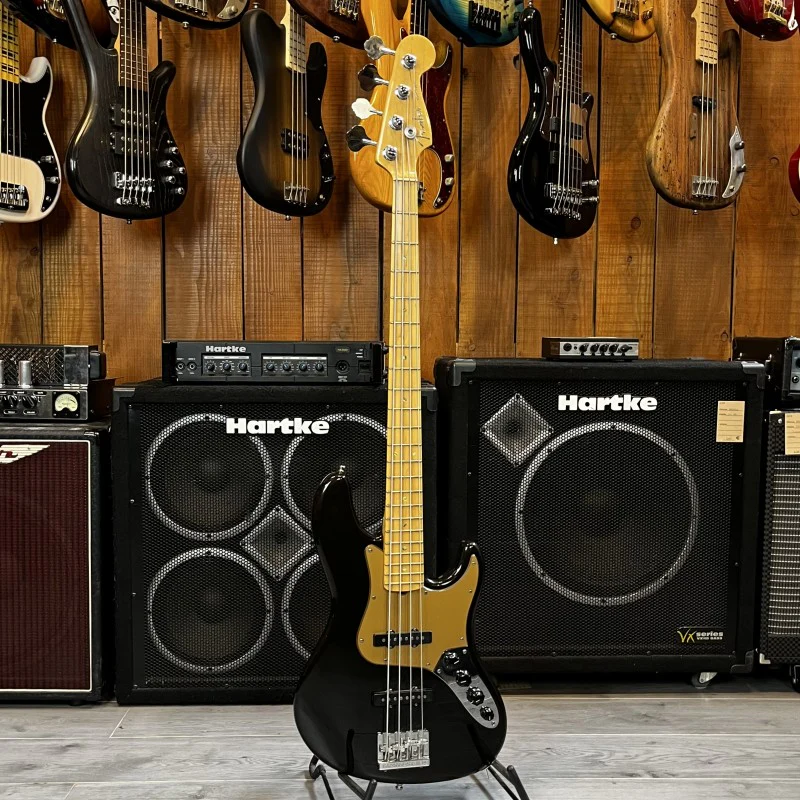 Fender American Deluxe Jazz Bass (2005) - Image 3