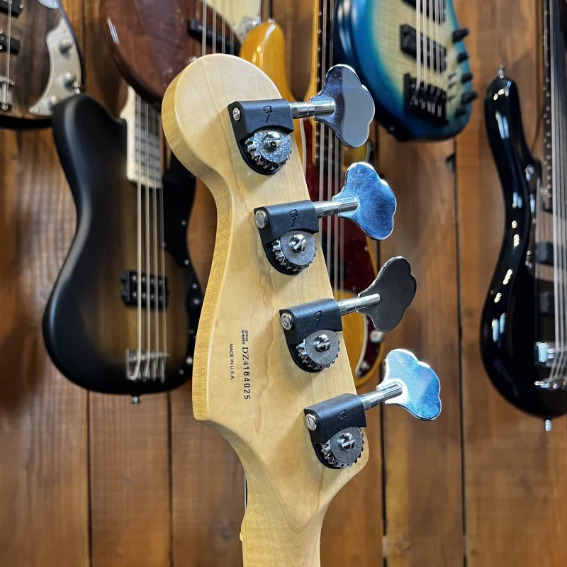 Fender American Deluxe Jazz Bass (2005) - Image 5