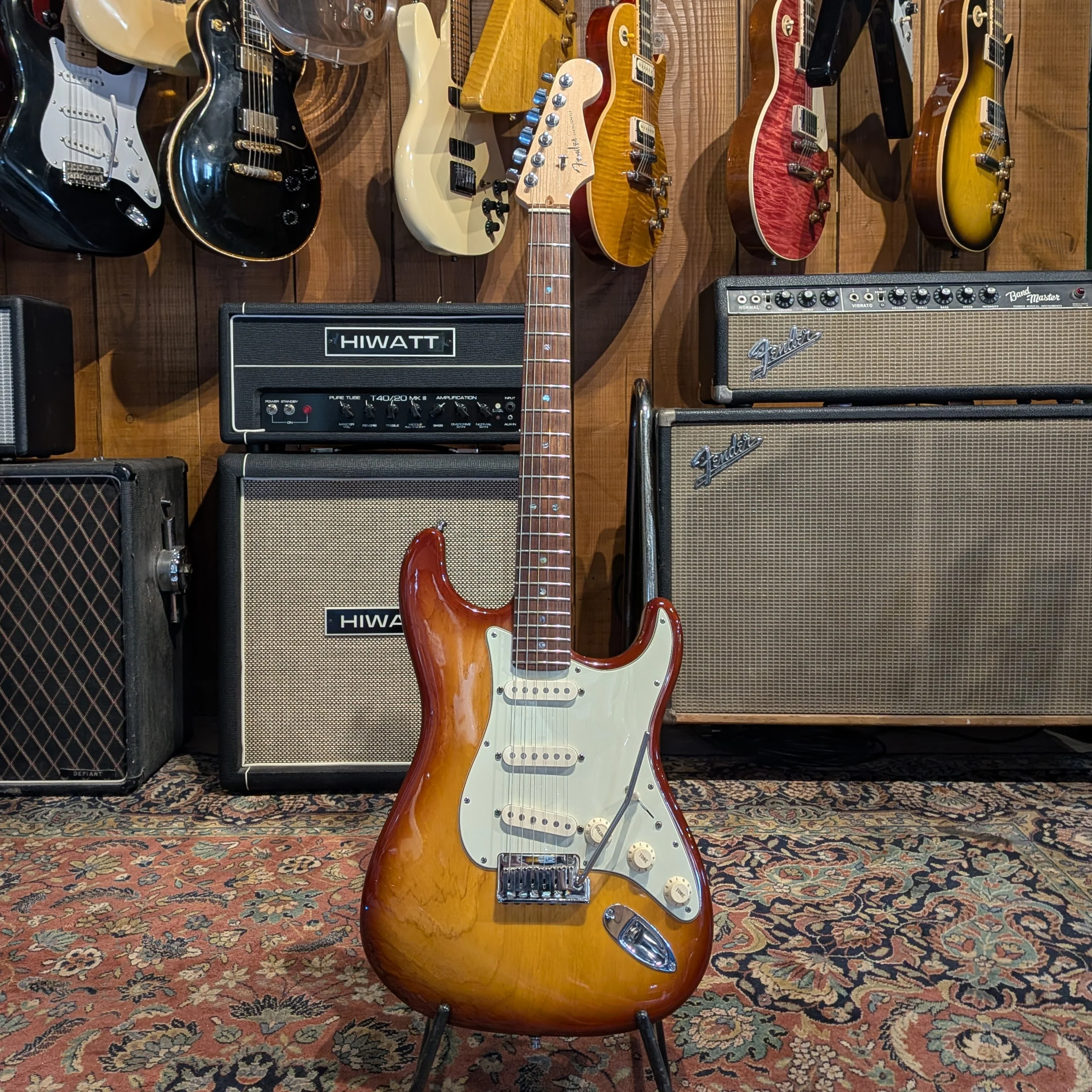 Fender American Deluxe Stratocaster Ash with Rosewood Fretboard 2009 - Aged Cherry Burst - Image 3