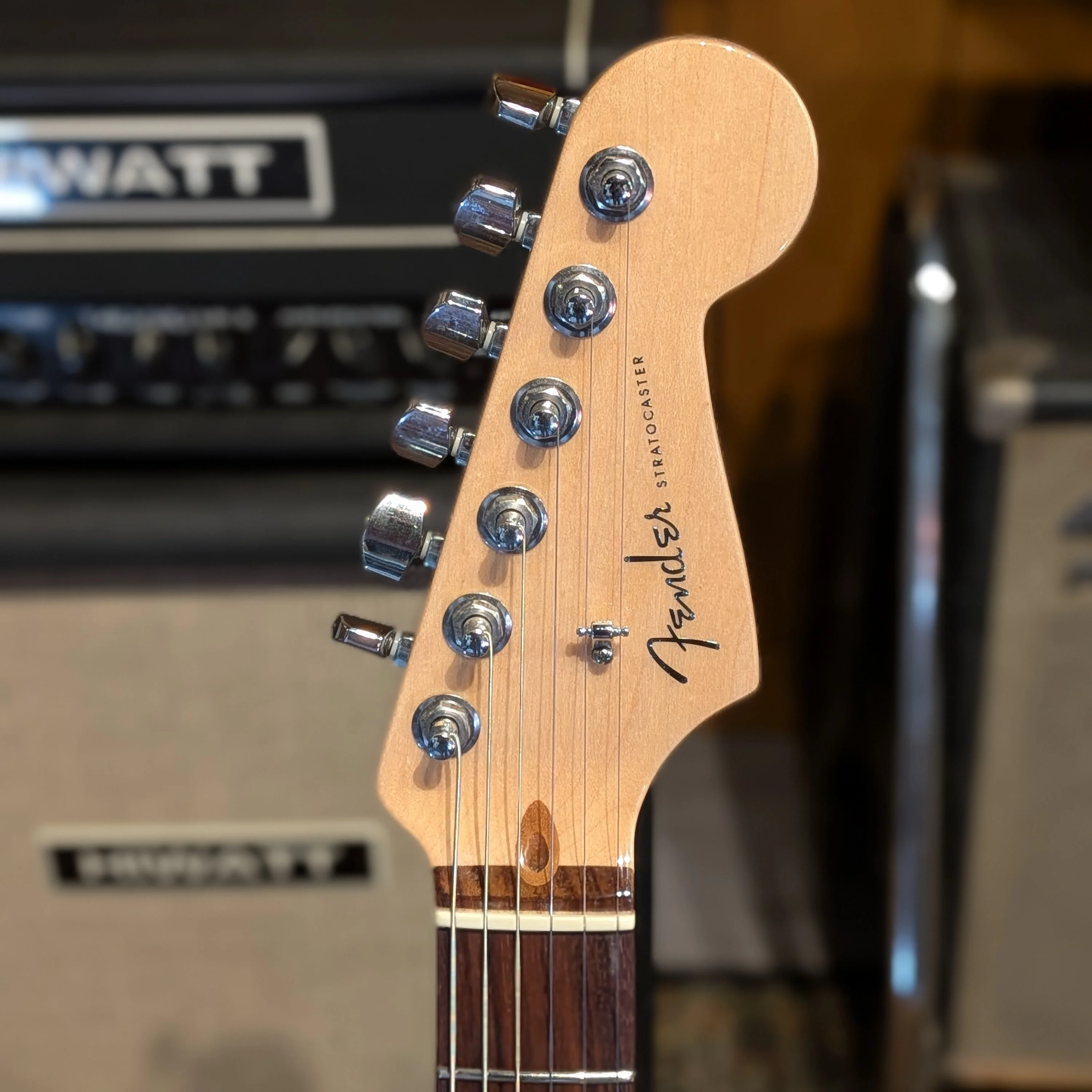 Fender American Deluxe Stratocaster Ash with Rosewood Fretboard 2009 - Aged Cherry Burst - Image 5
