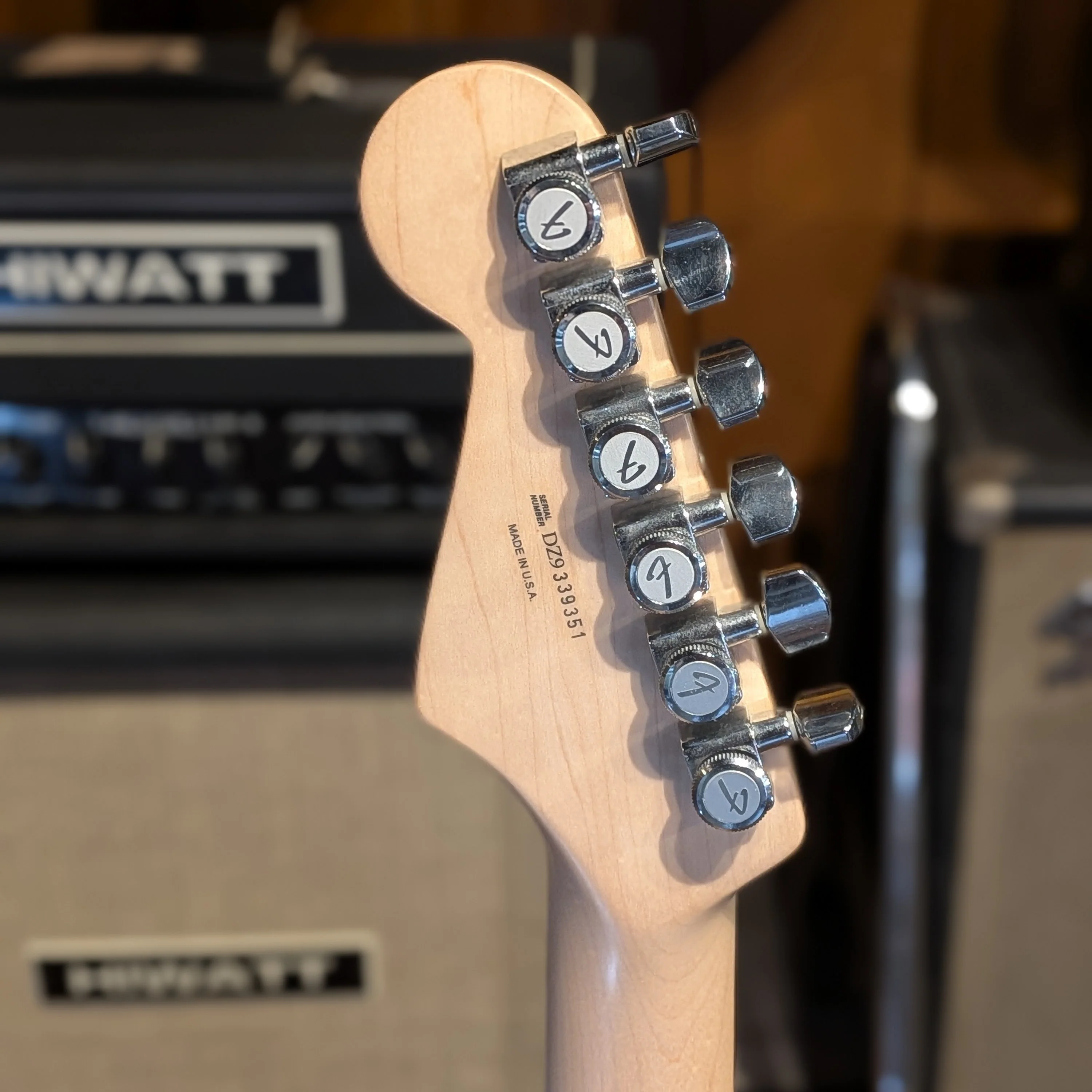 Fender American Deluxe Stratocaster Ash with Rosewood Fretboard 2009 - Aged Cherry Burst - Image 6