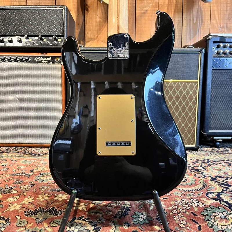 Fender American Deluxe Stratocaster HSS with Maple Fretboard 2009 - Montego Black - Image 2