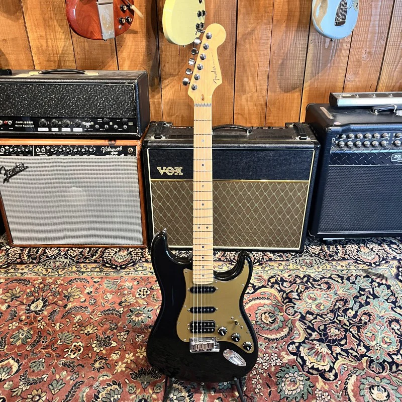 Fender American Deluxe Stratocaster HSS with Maple Fretboard 2009 - Montego Black - Image 3