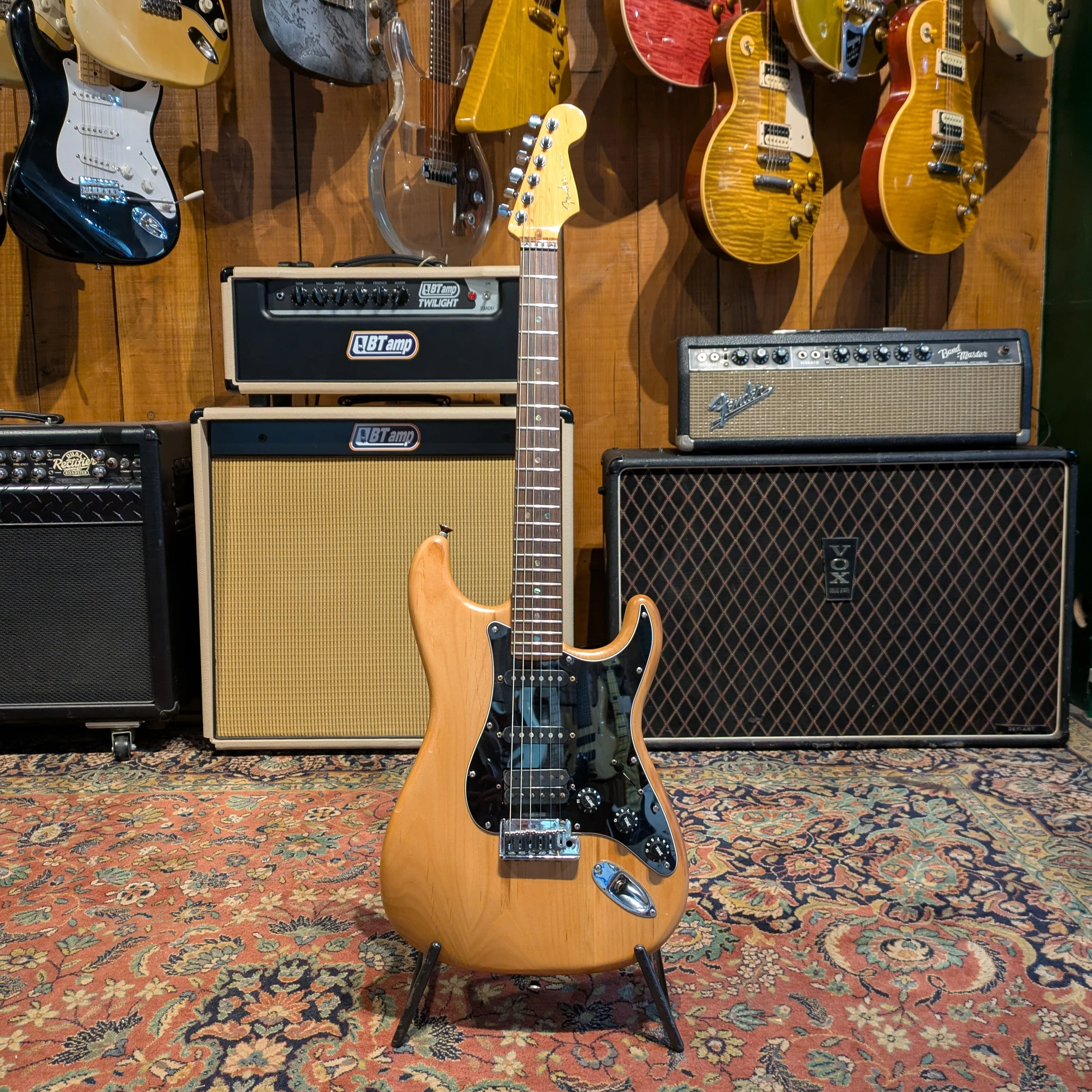 Fender American Deluxe Stratocaster with Rosewood Fretboard 2006 - Image 3