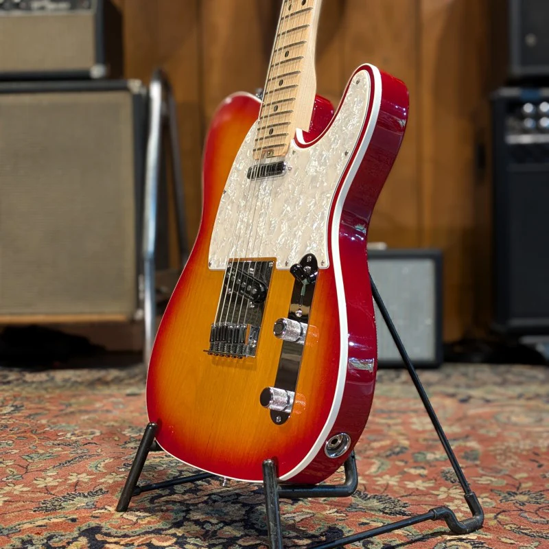 Fender American Elite Telecaster Aged Cherry Burst - Image 2