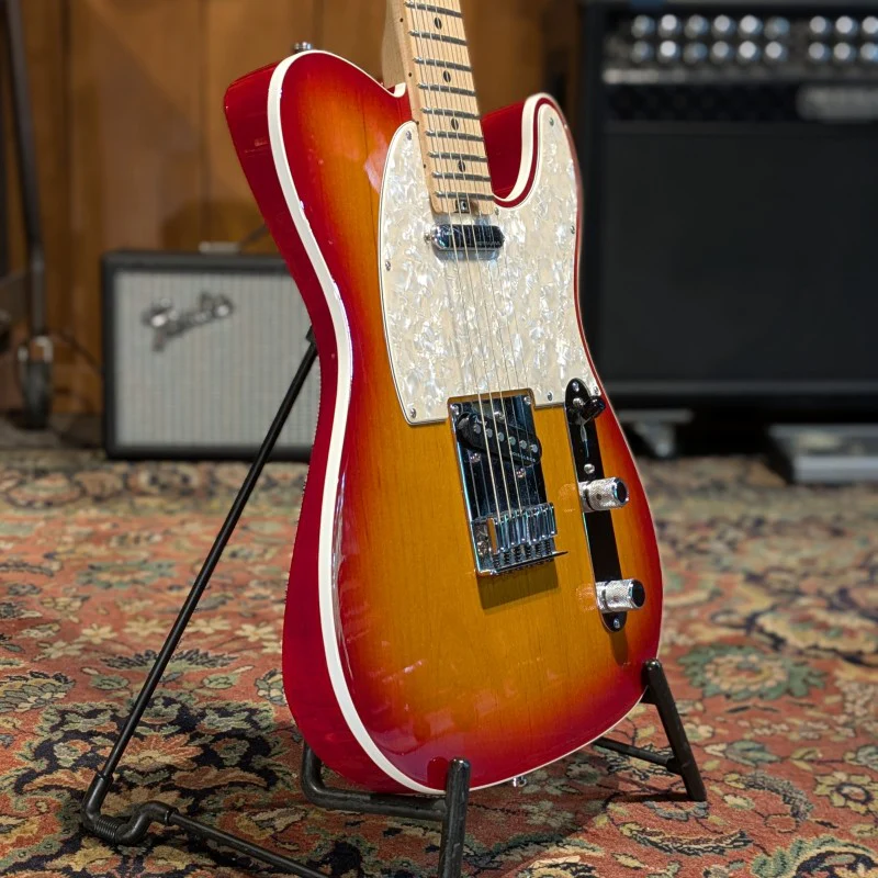 Fender American Elite Telecaster Aged Cherry Burst - Image 4