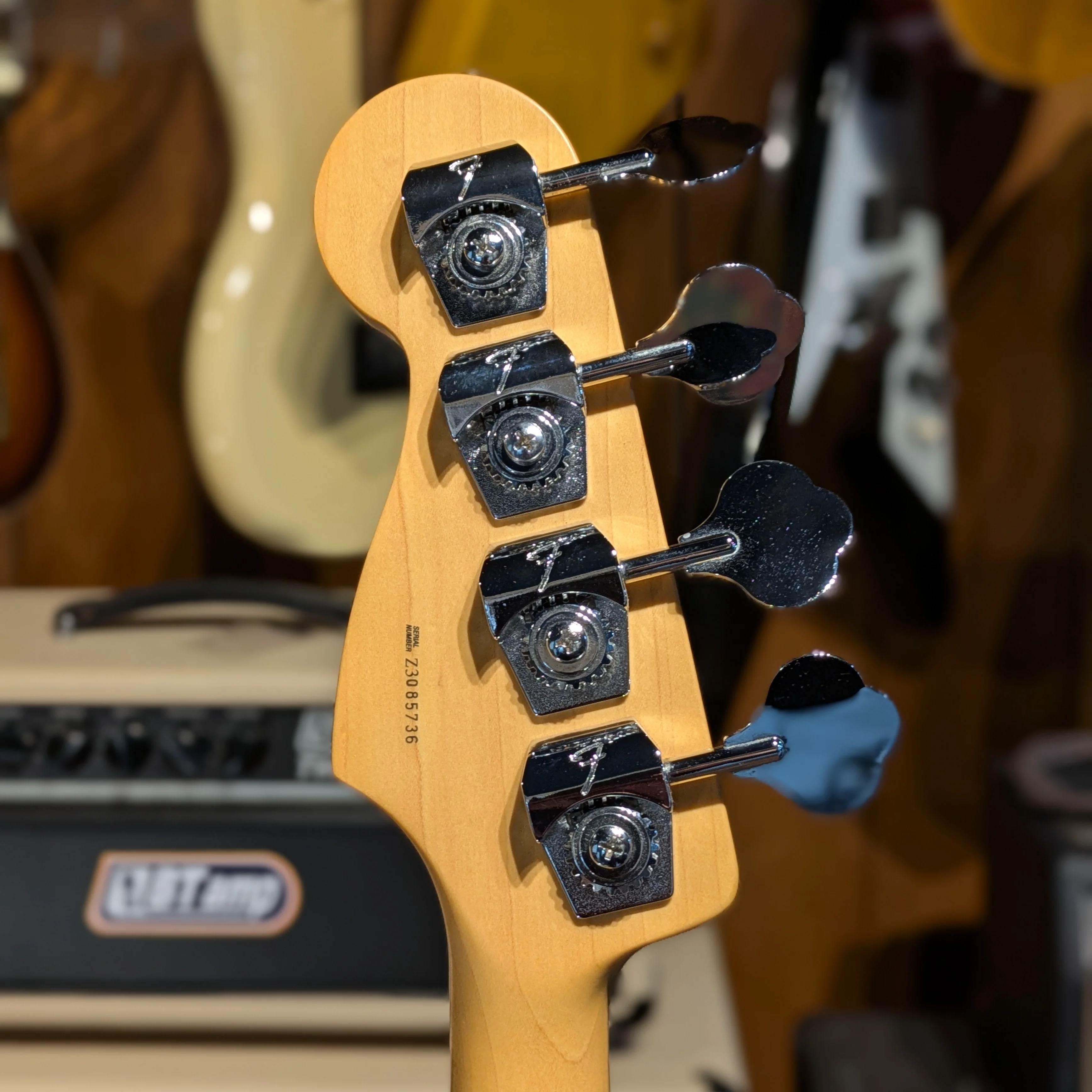 Fender American Jazz Bass 2003 - 3-Color Sunburst - Image 8