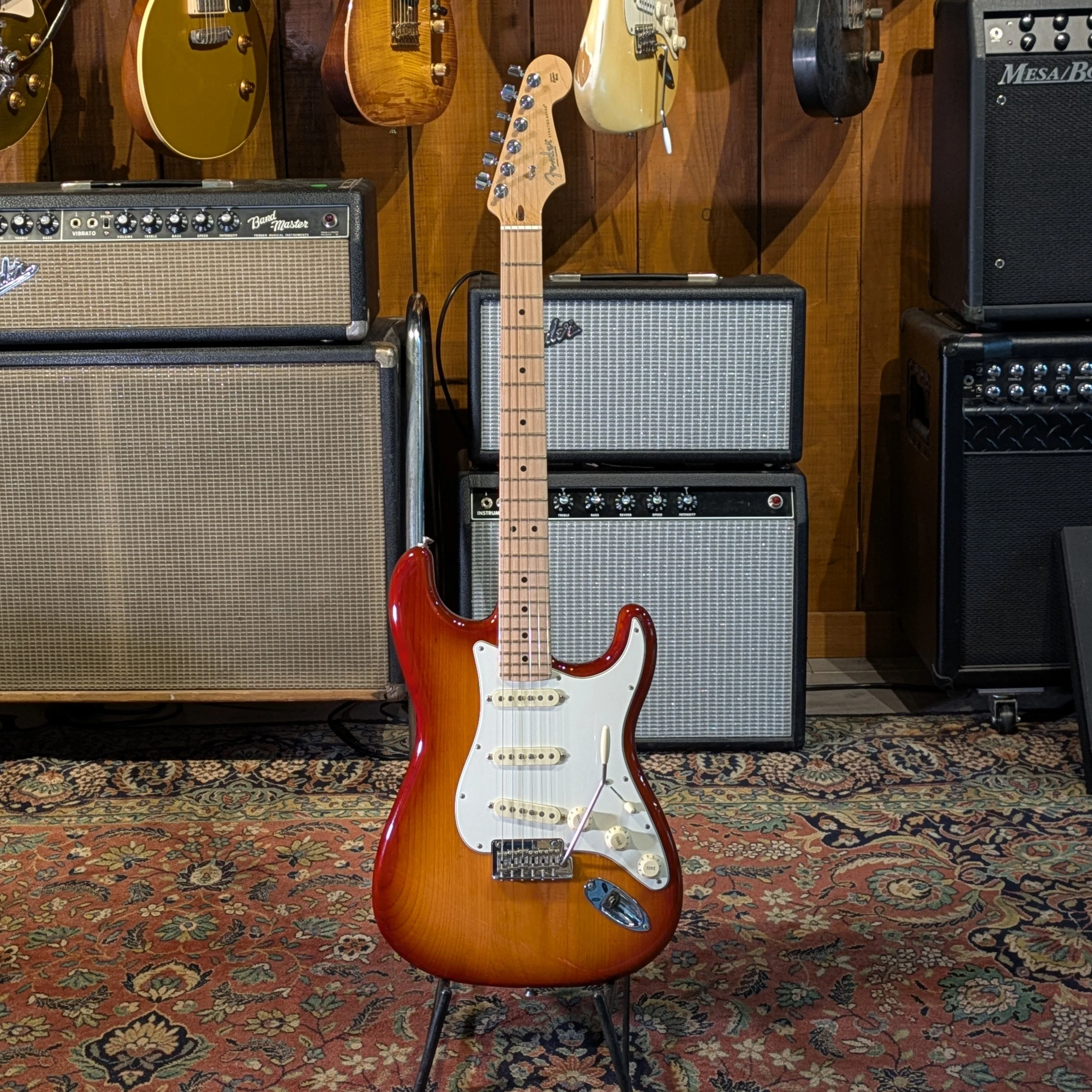 Fender American Professional Stratocaster with Maple Fretboard 2019 - Image 3