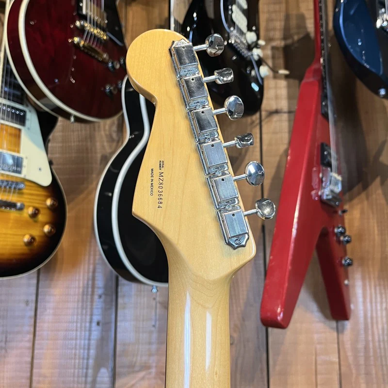 Fender Classic Series '60s Stratocaster 2008 - 3-Color Sunburst - Image 5