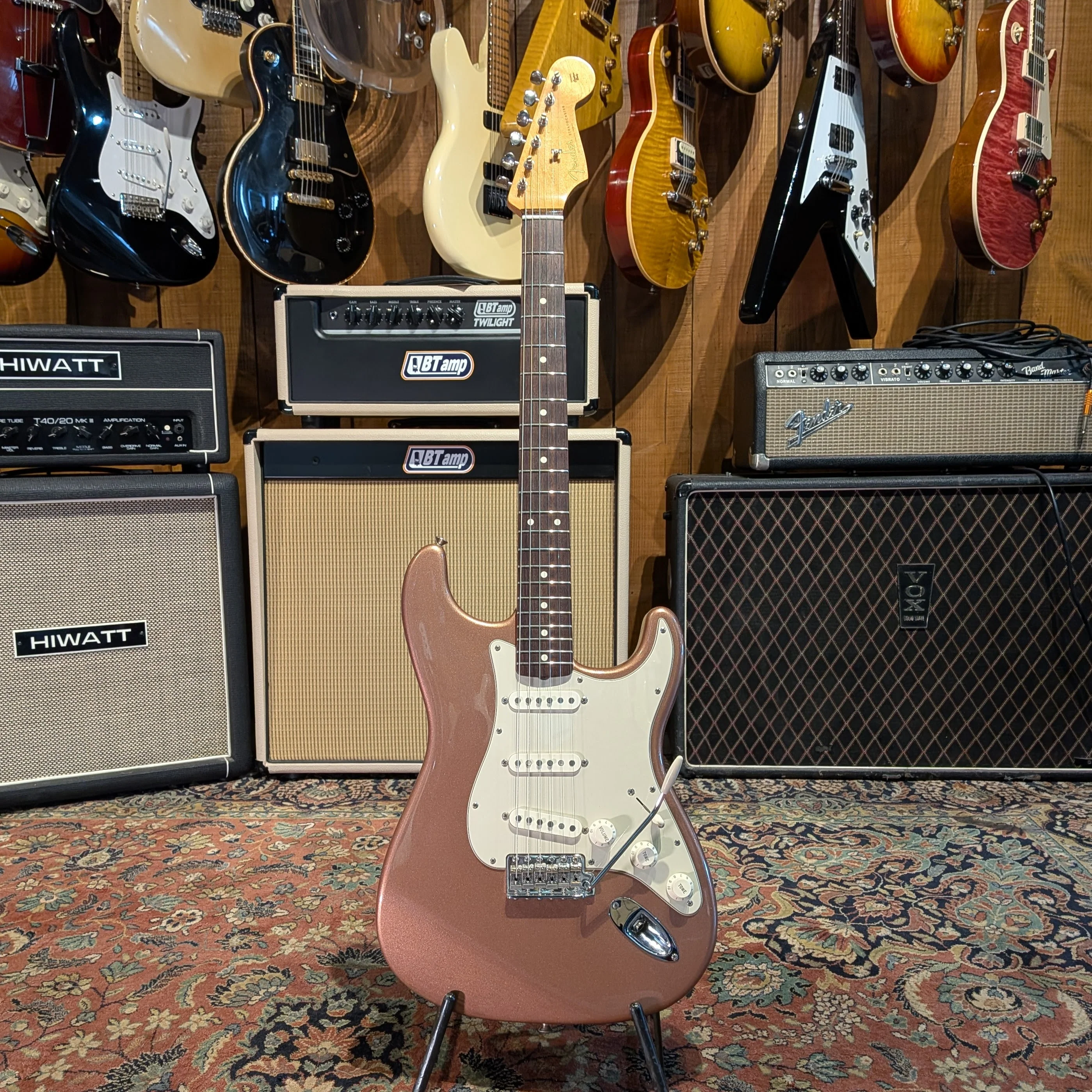 Fender Classic Series '60s Stratocaster with Rosewood Fretboard- 2003 - Burgundy Mist - Image 3