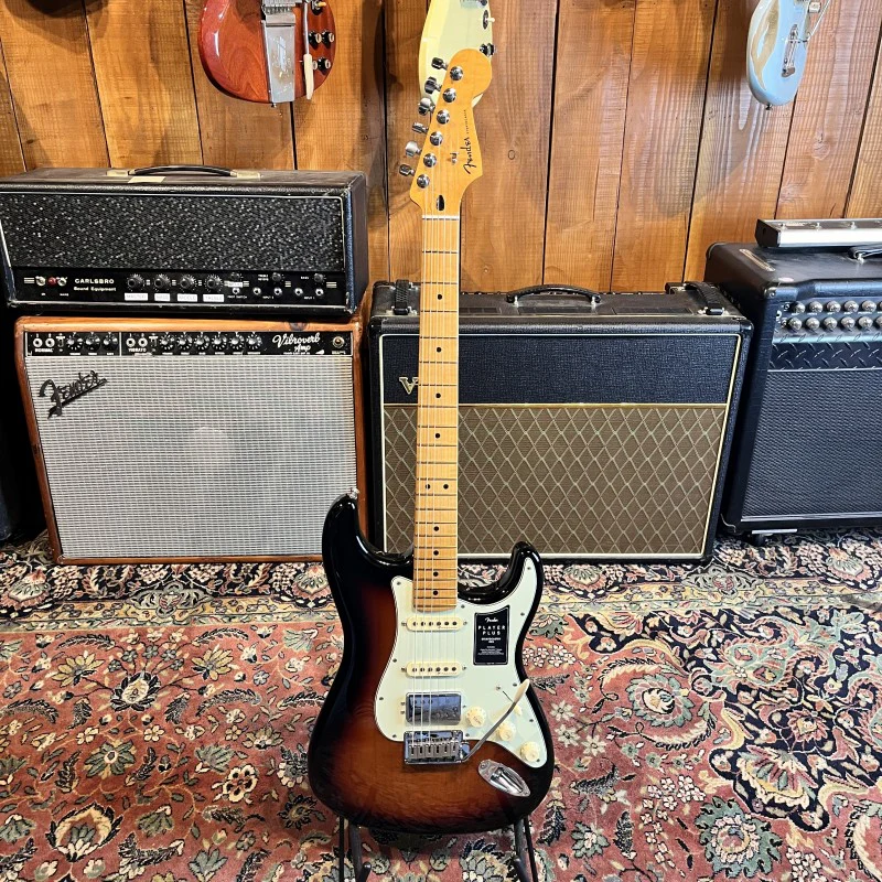 FENDER HSS STRATOCASTER PLAYER PLUS SUNBURST 2023 - Image 3
