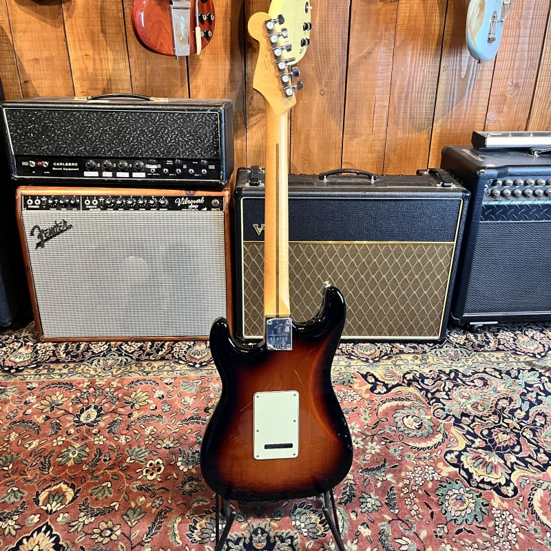 FENDER HSS STRATOCASTER PLAYER PLUS SUNBURST 2023 - Image 4