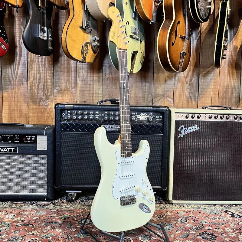 FENDER JIMI HENDRIX VOODOO STRATOCASTER 1997 OLYMPIC WHITE ROSEWOOD FRETBOARD - Image 5
