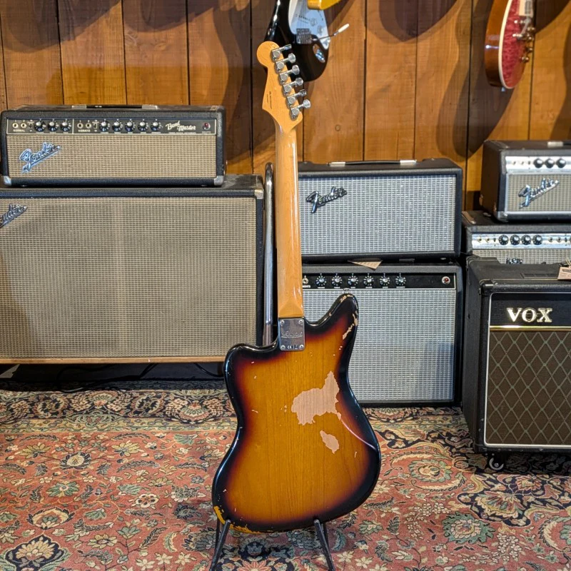 Fender Kurt Cobain Road Worn Jaguar 2012 - 3-Color Sunburst - Image 4
