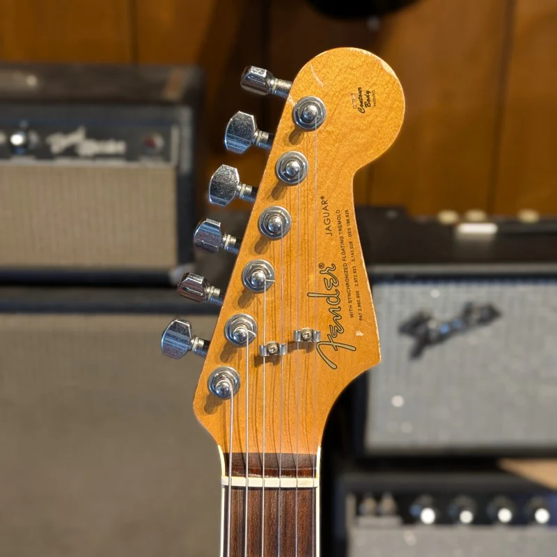 Fender Kurt Cobain Road Worn Jaguar 2012 - 3-Color Sunburst - Image 6