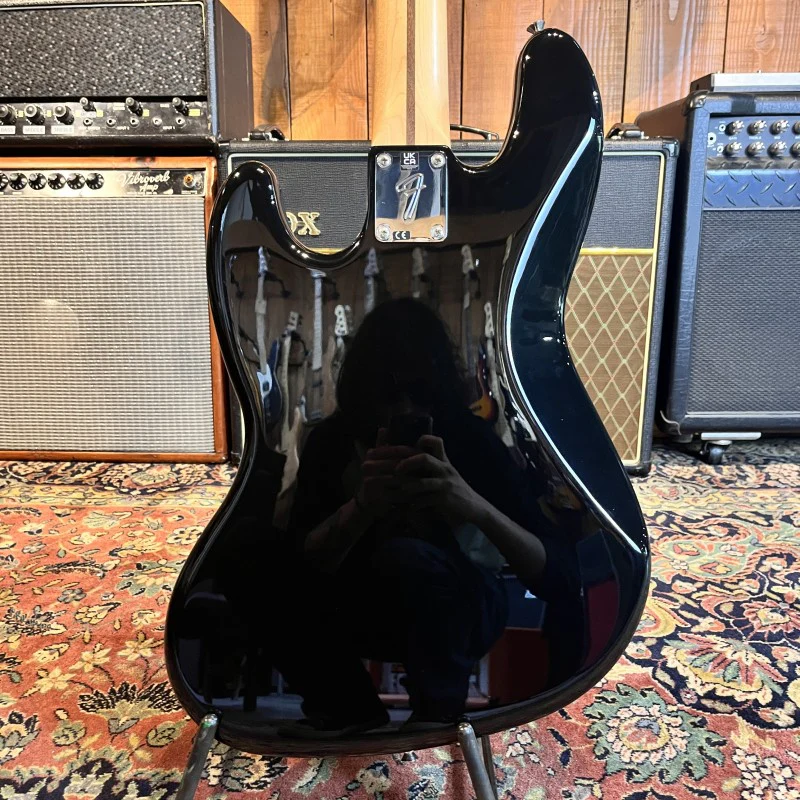 Fender Player Jazz Bass 2022 - Image 2