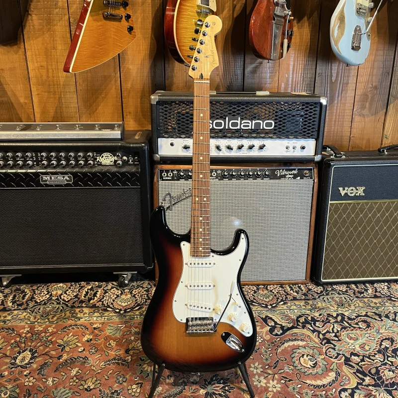 Fender Player Stratocaster with Pau Ferro Fretboard 2021 -3-Color Sunburst - Image 3