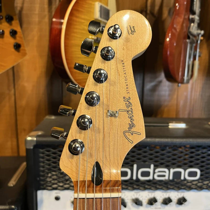 Fender Player Stratocaster with Pau Ferro Fretboard 2021 -3-Color Sunburst - Image 5