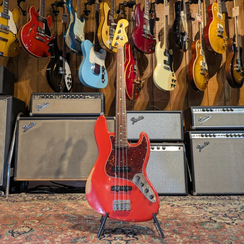 Fender Road Worn '60s Jazz Bass 2009 - Fiesta Red - with Preamp OB3 - Image 3