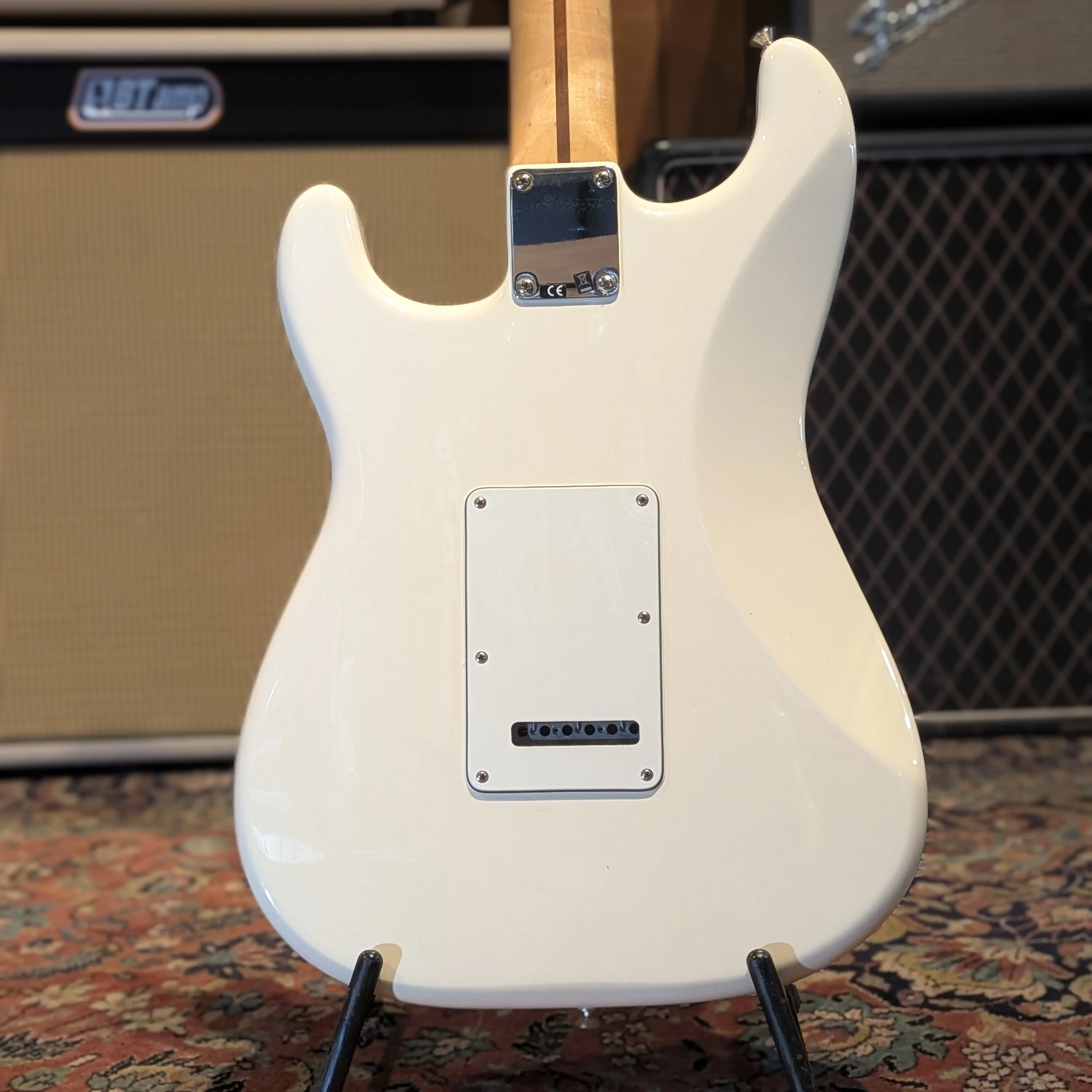 Fender Standard Stratocaster with Maple Fretboard 2017 - Arctic White - Image 2