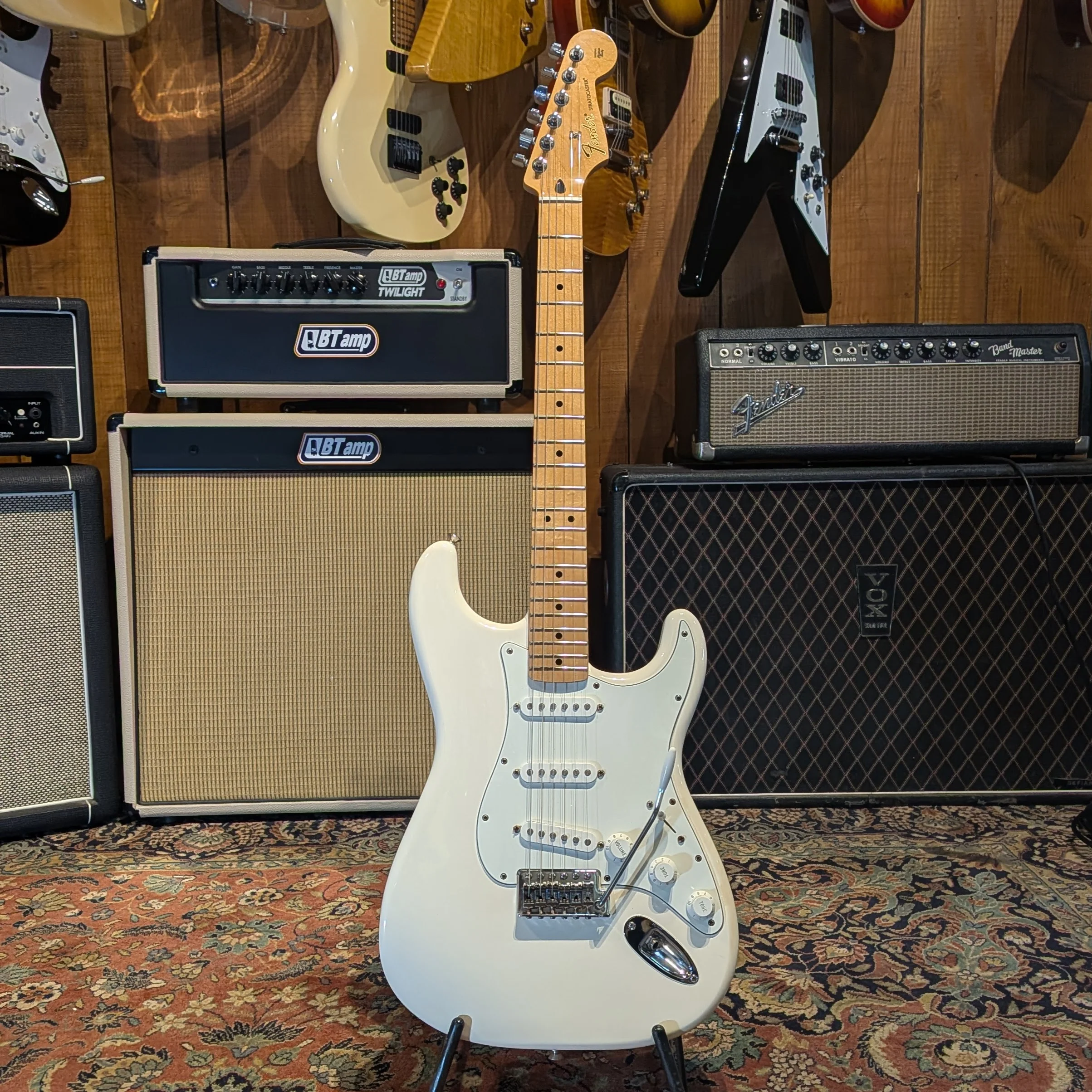 Fender Standard Stratocaster with Maple Fretboard 2017 - Arctic White - Image 3