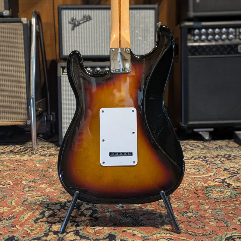 Fender Standard Stratocaster with Rosewood Fretboard 2006 - Brown Sunburst - Image 2