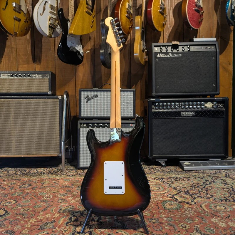 Fender Standard Stratocaster with Rosewood Fretboard 2006 - Brown Sunburst - Image 4