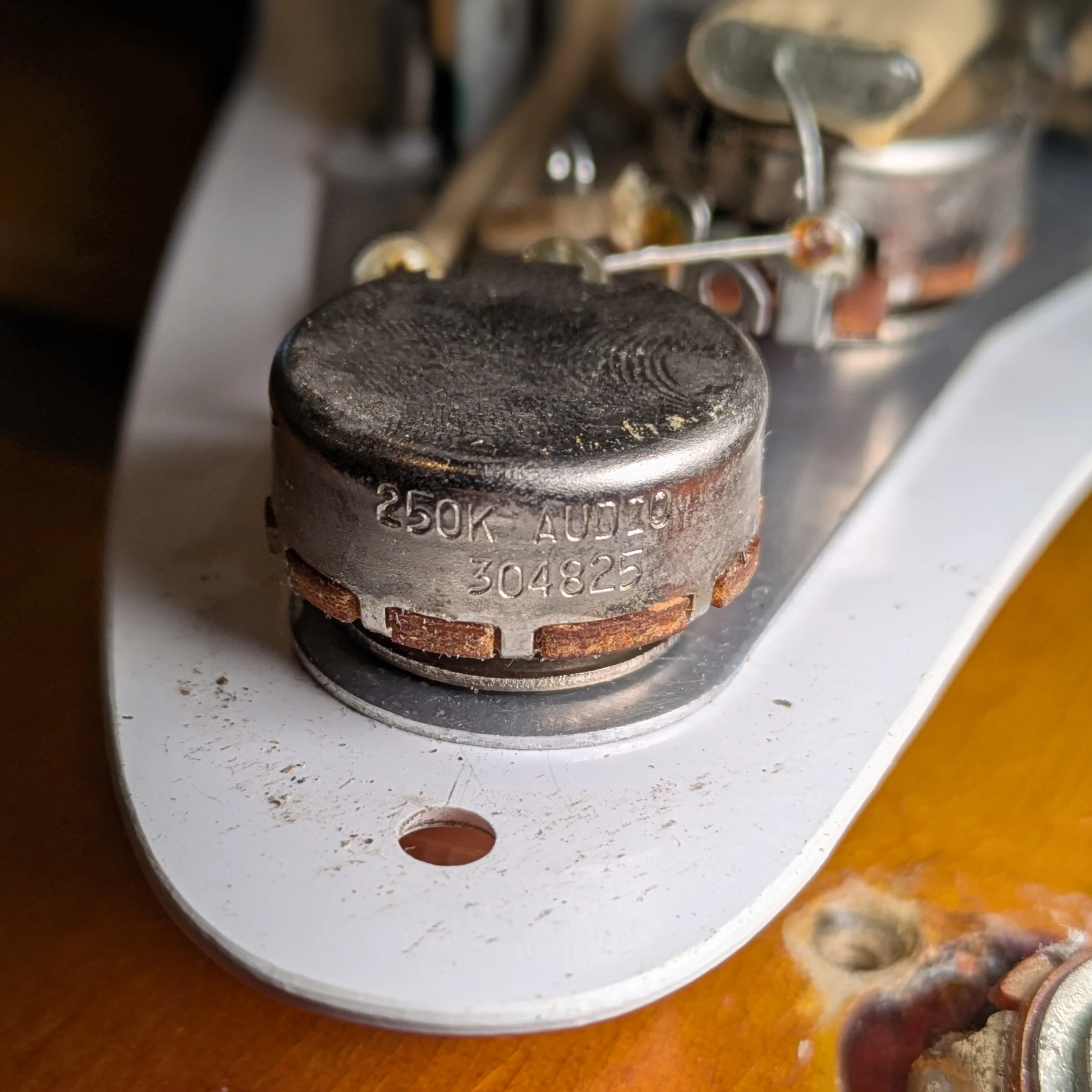 Fender Stratocaster 1958 - 3 Tone Sunburst - Image 26