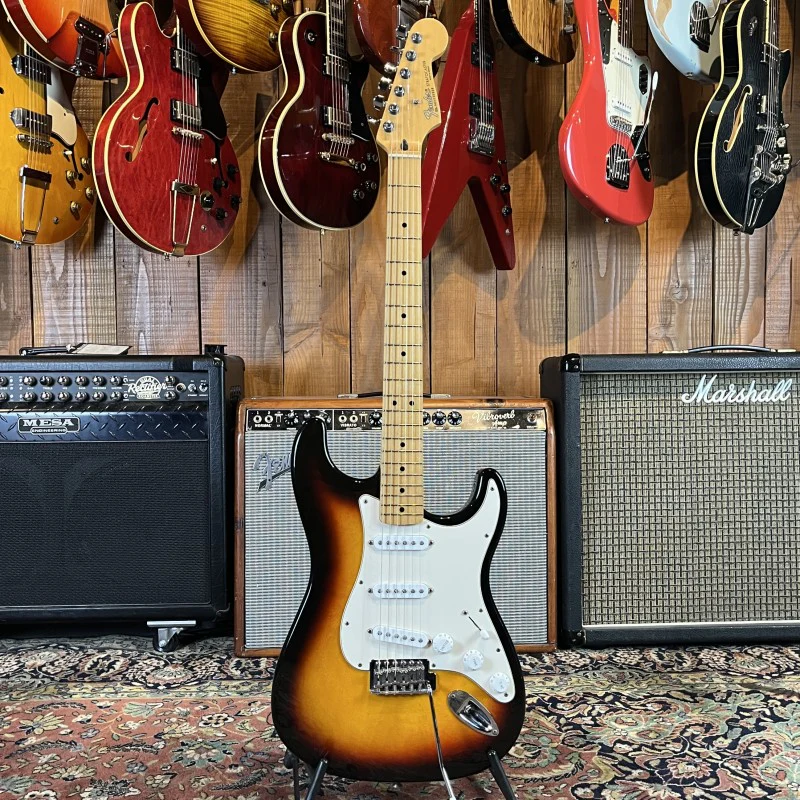 Fender Stratocaster 2005 - Sunburst - Image 3