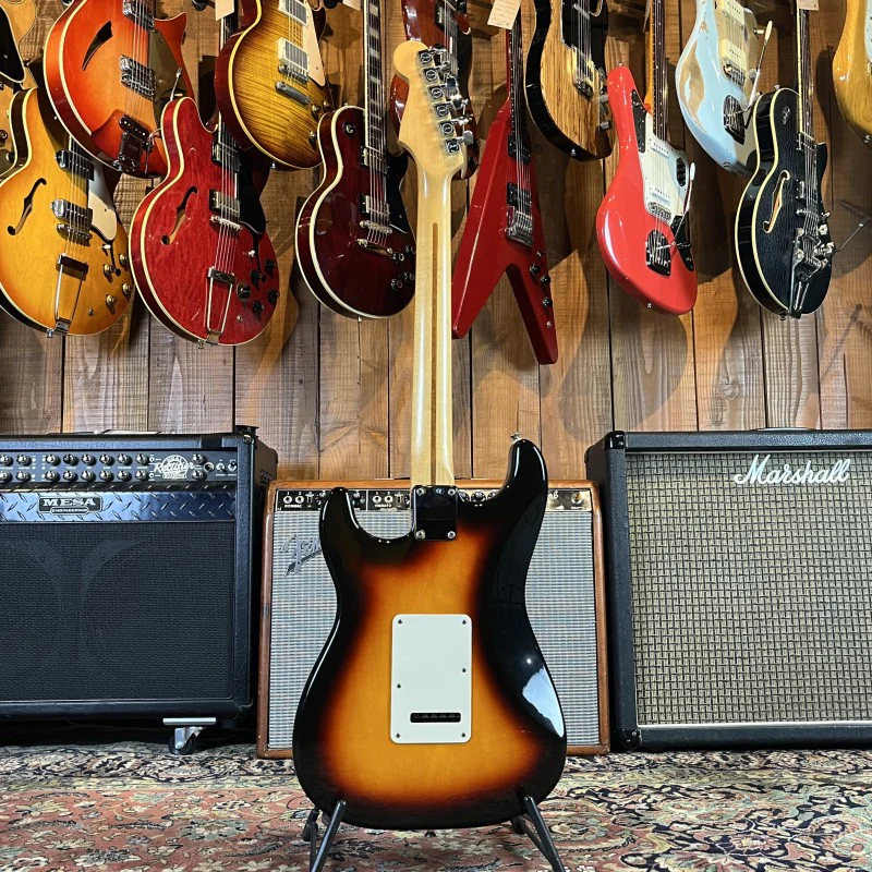 Fender Stratocaster 2005 - Sunburst - Image 4
