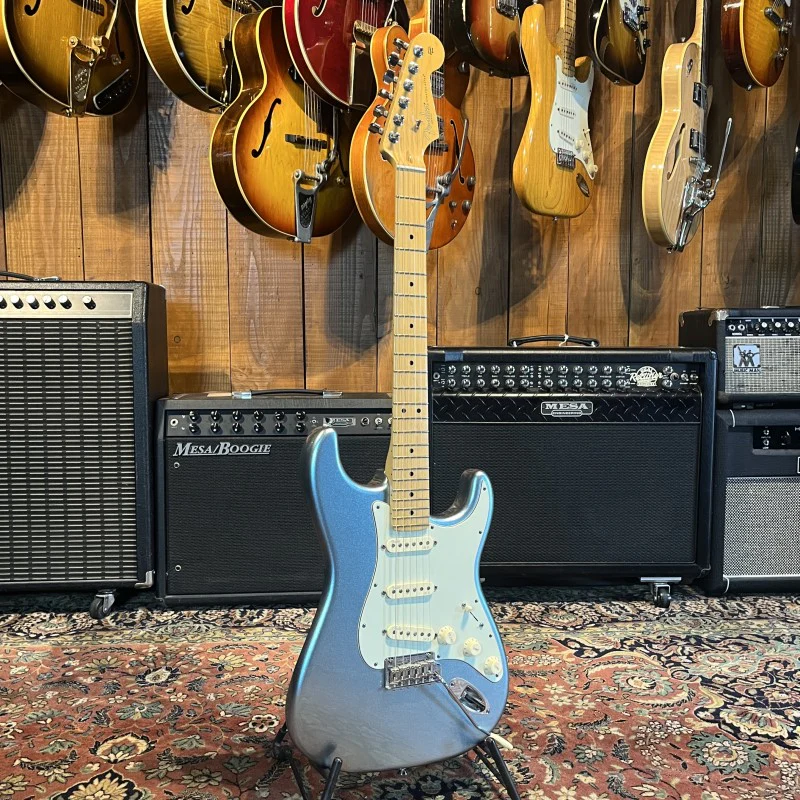 Fender Stratocaster American Deluxe Plus (2013) USA - Image 2