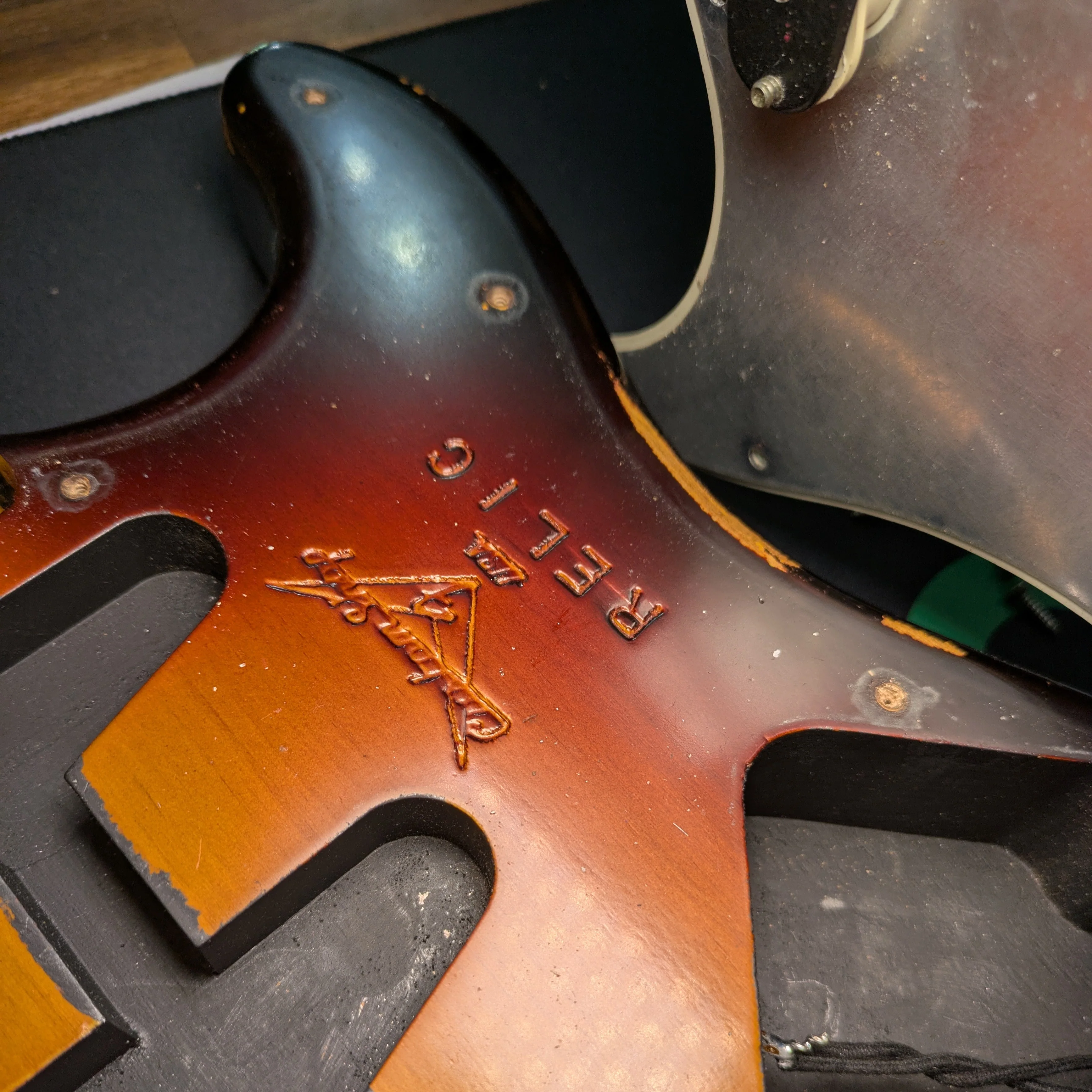 Fender Stratocaster John Cruz / Cunetto Custom Shop - 1998 - Sunburst relic - Image 15