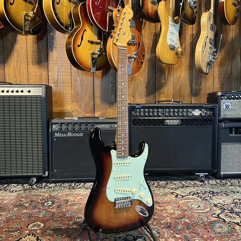 Fender Stratocaster Vintera 60s - Image 2
