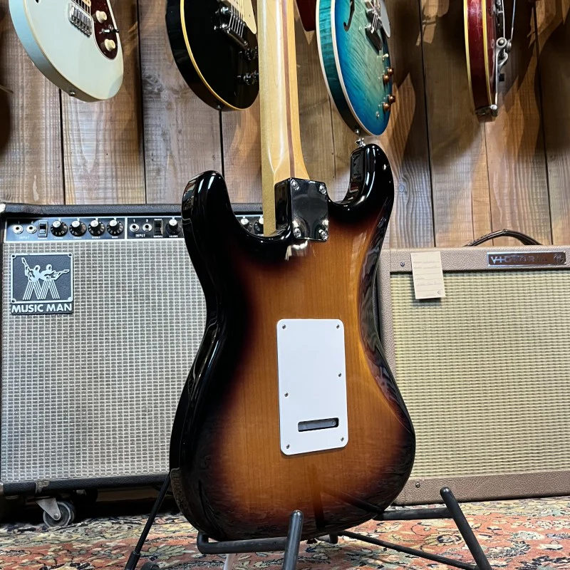 Fender Stratocaster Vintera Modified Sunburst - Image 2