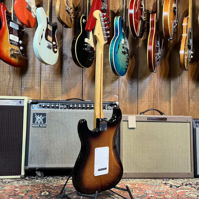 Fender Stratocaster Vintera Modified Sunburst - Image 4