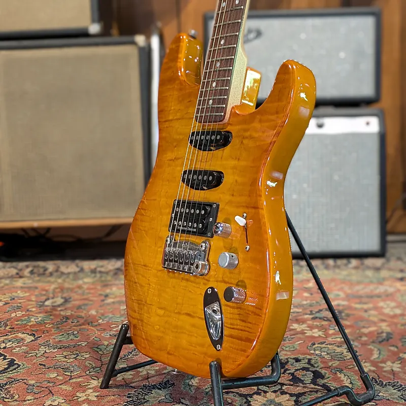 G&L Fullerton Deluxe Legacy HSS - Honey Burst - Image 2