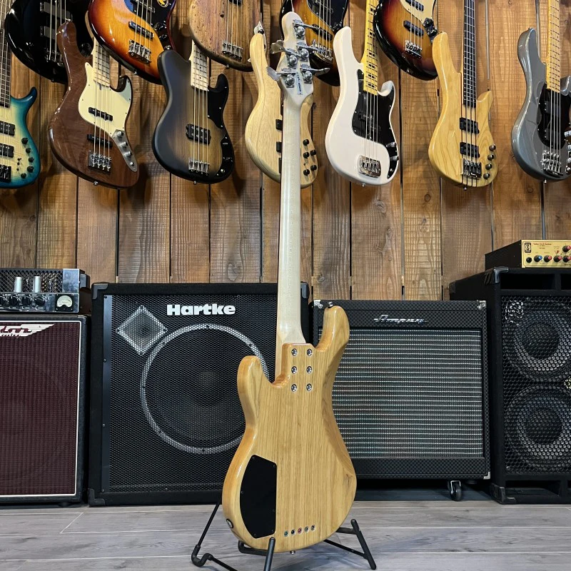 G&L L-2500 Fretless - Image 4