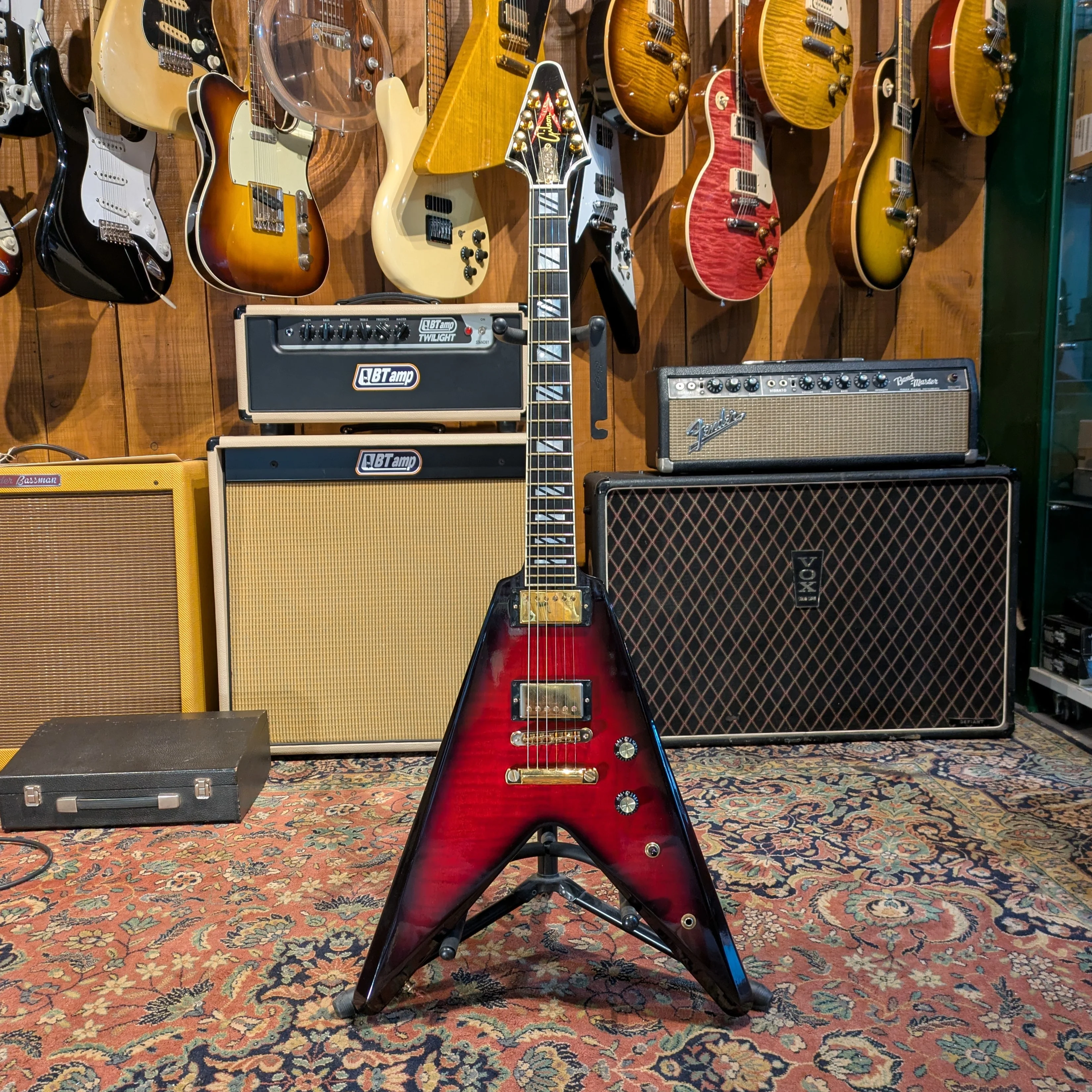 Gibson Flying V - Guitar of the Month - 50th Anniversary 2008 - Brimstone Burst - Image 3