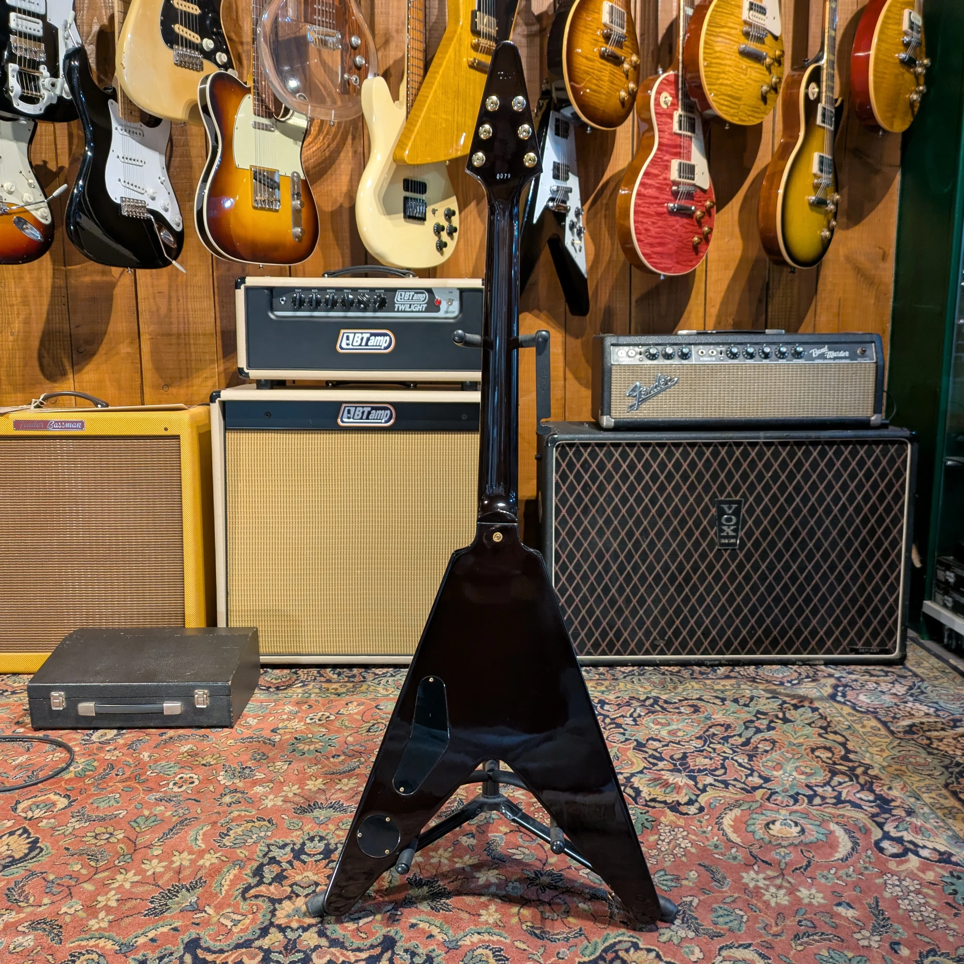 Gibson Flying V - Guitar of the Month - 50th Anniversary 2008 - Brimstone Burst - Image 4