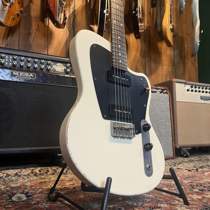 Girault Guitars California - Relic White - Image 5