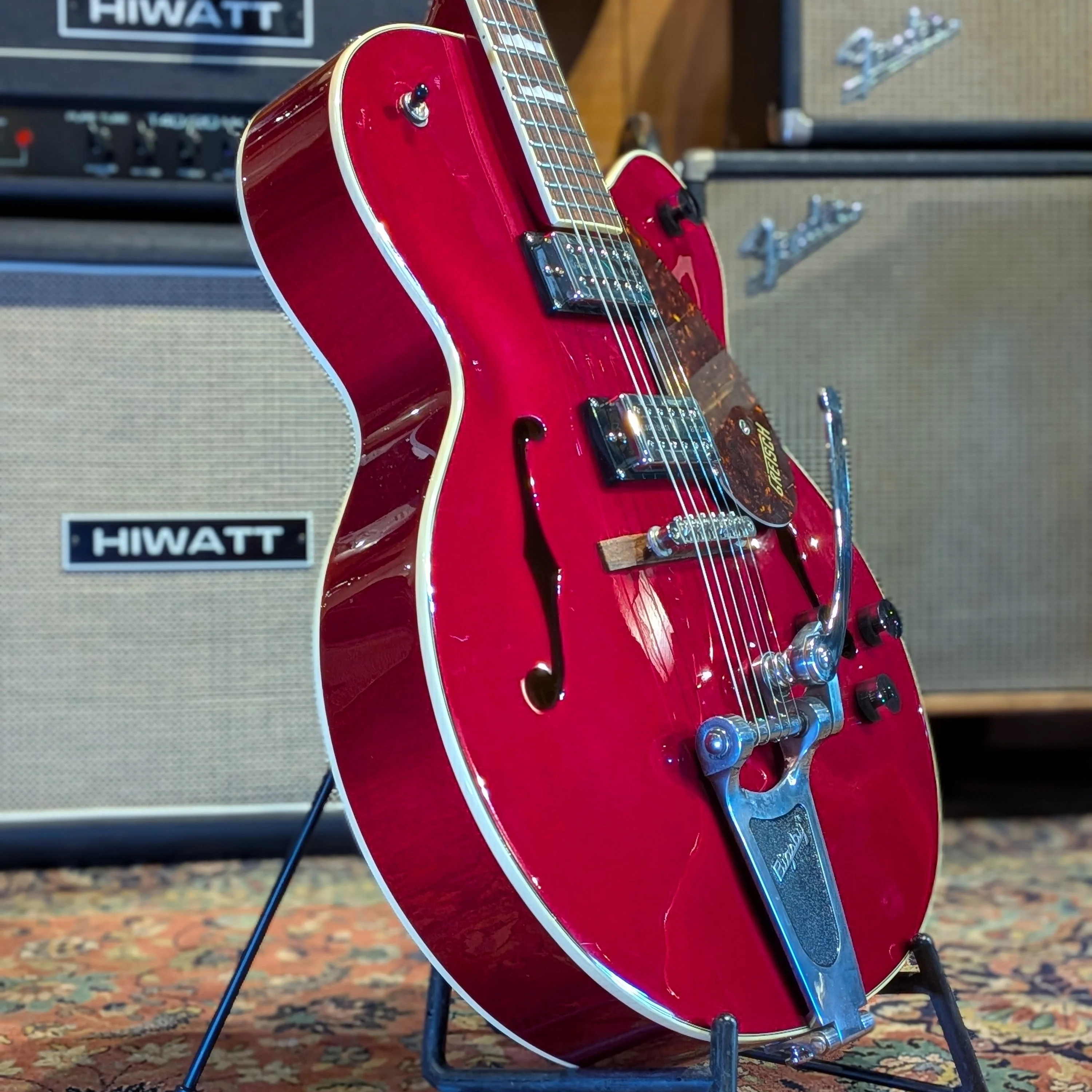 Gretsch G2420T Streamliner Hollow Body, Bigsby - Candy Apple Red - Image 2