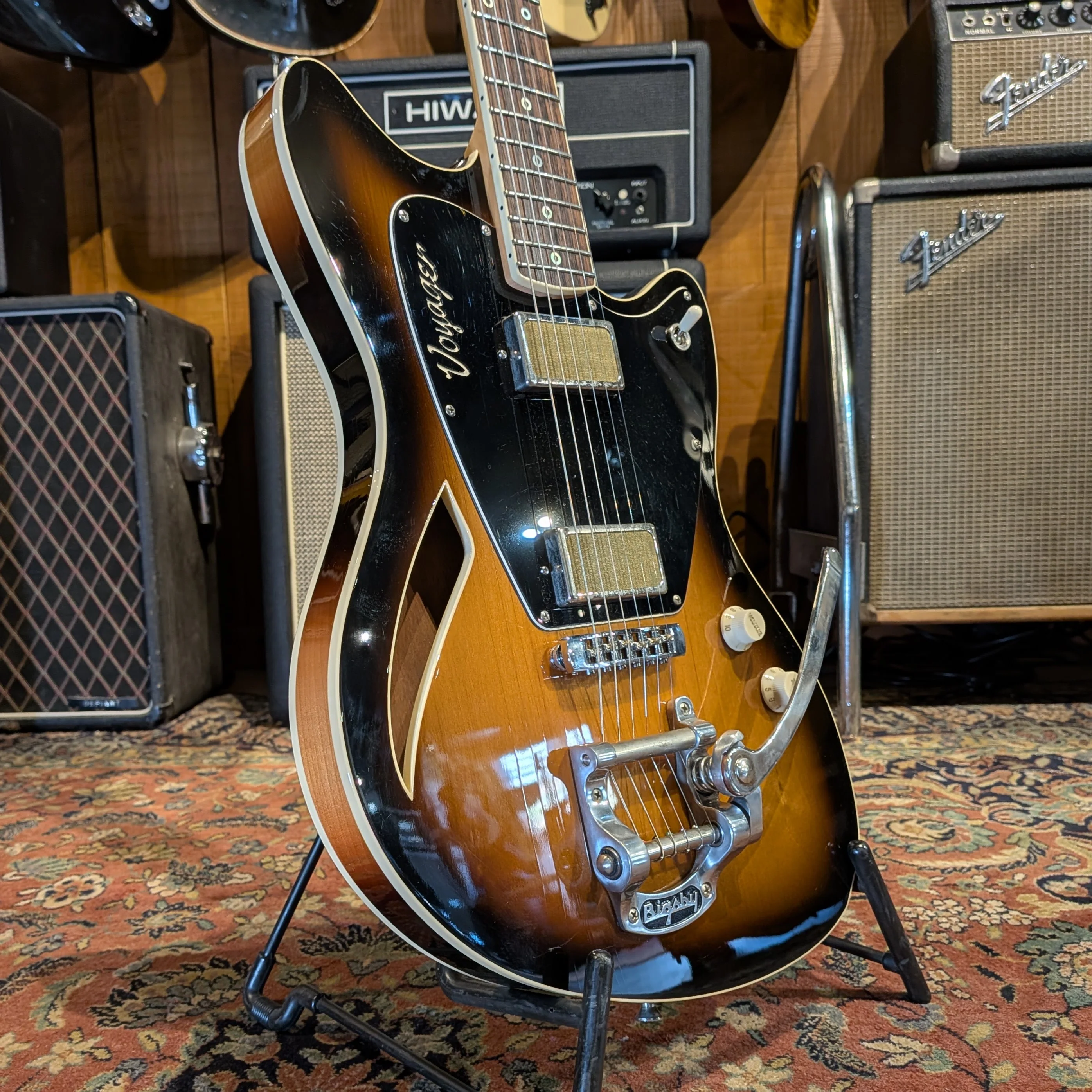 Jennings Voyager Deluxe - 2-Tone Sunburst with Gold Foil Pickups - Image 2