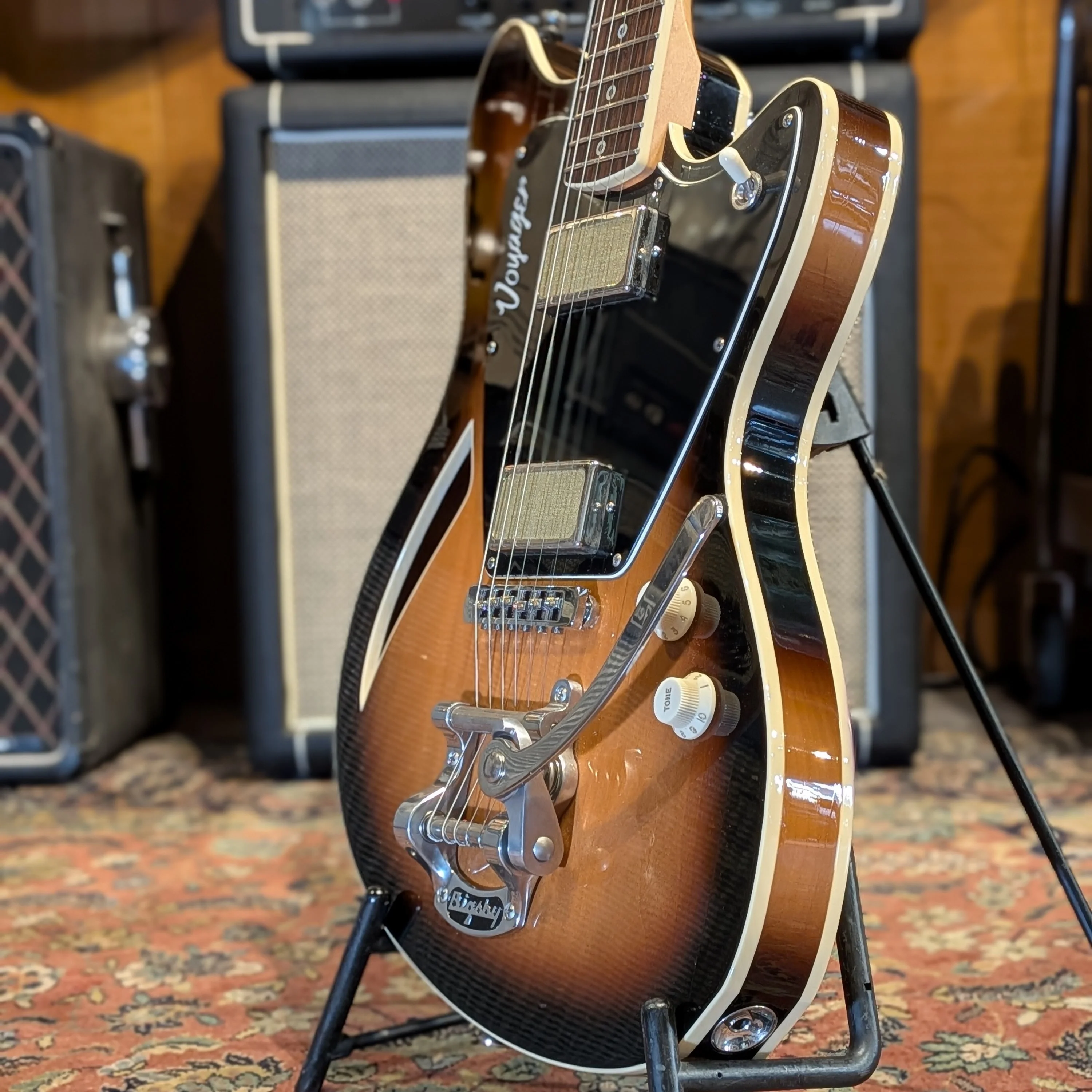 Jennings Voyager Deluxe - 2-Tone Sunburst with Gold Foil Pickups - Image 4